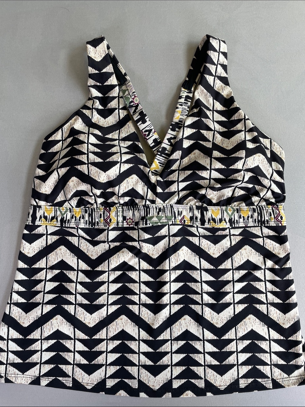 Title Nine Tankini Top D-Cup Black & Off White Geometric Design Good Coverage